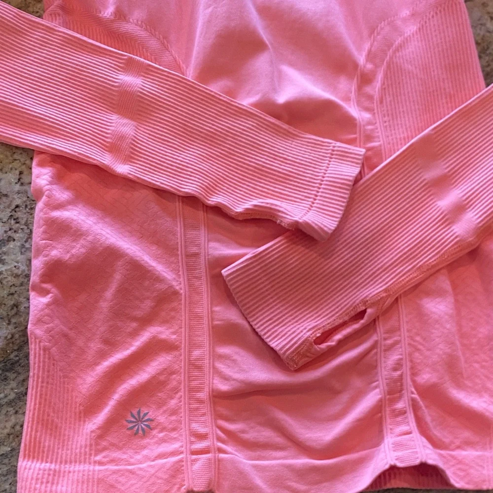 Athleta Coral Long Sleeve Running Top with Hood-  LIKE NEW!!! - Picture 4 of 5